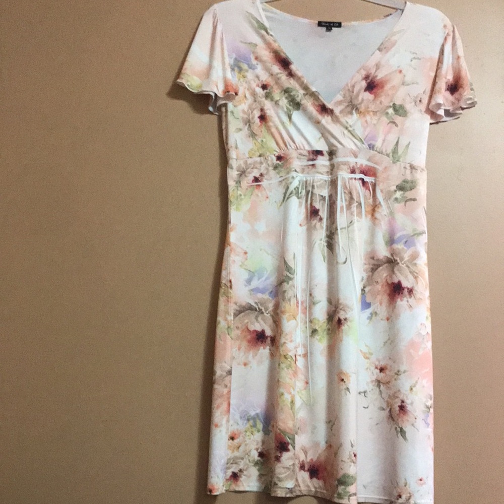 Floral V-Neck Women’s Dress Size XL - Picture 3 of 14